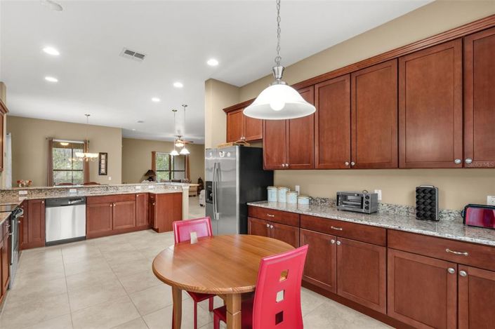 Image No.12-2 Bed House for sale