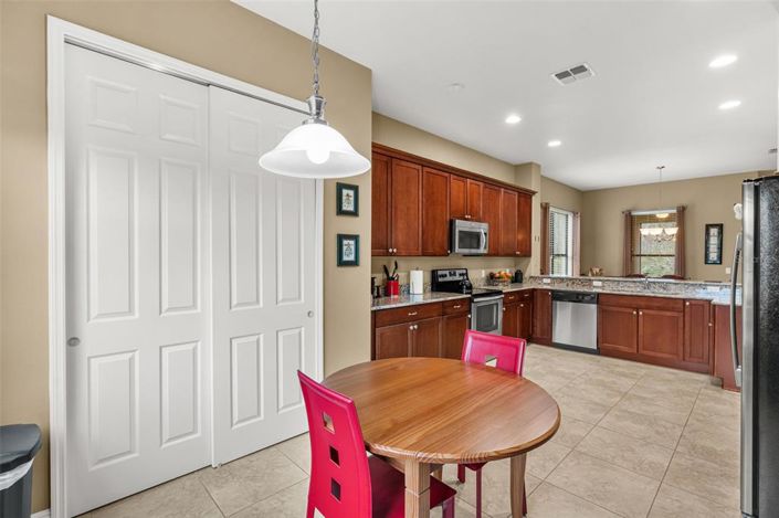 Image No.13-2 Bed House for sale