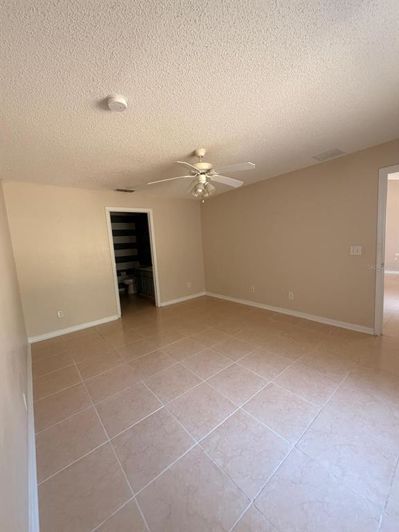 Image No.10-3 Bed House for sale