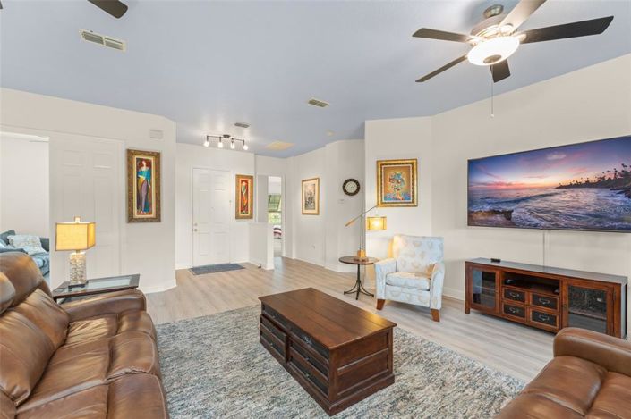 Image No.5-2 Bed House for sale