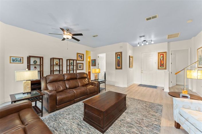 Image No.6-2 Bed House for sale