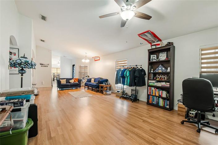 Image No.12-2 Bed House for sale