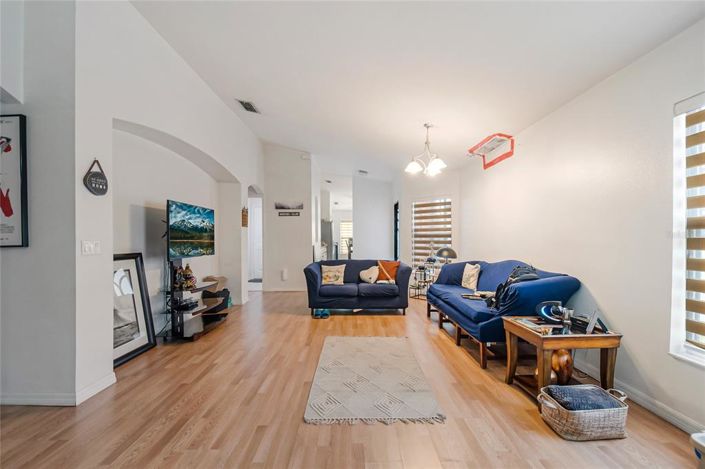 Image No.8-2 Bed House for sale