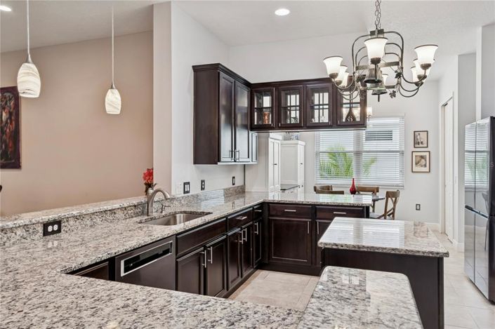 Image No.15-3 Bed House for sale