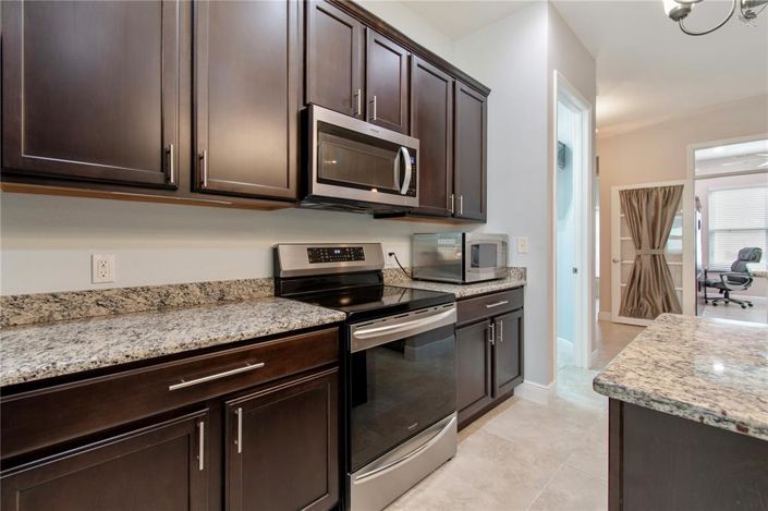 Image No.17-3 Bed House for sale