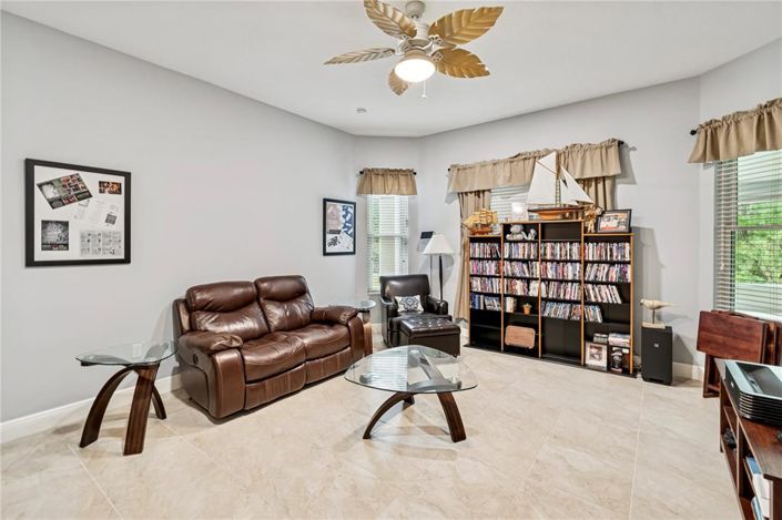 Image No.37-3 Bed House for sale