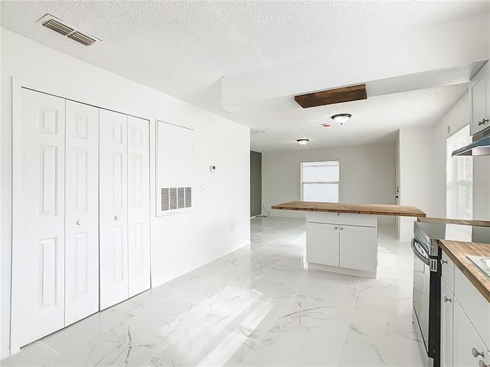 Image No.8-Maison de 4 chambres à vendre à Saint John