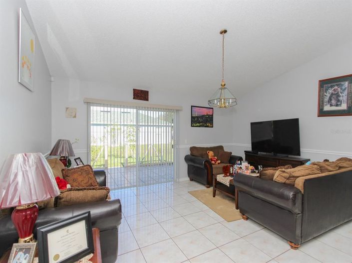 Image No.18-3 Bed House for sale