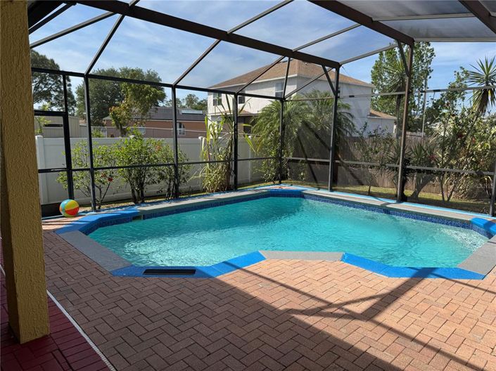 Image No.17-3 Bed House for sale