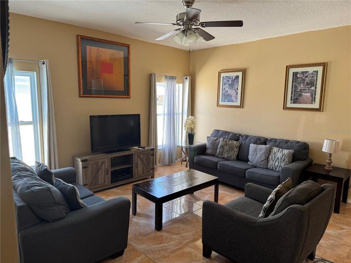 Image No.6-3 Bed House for sale