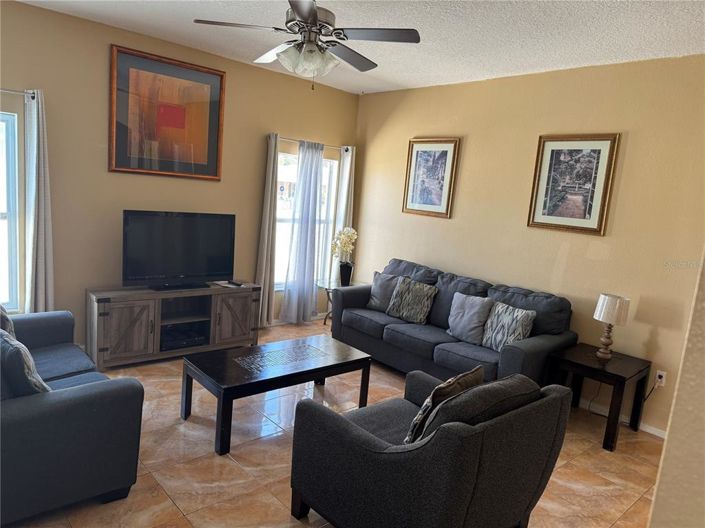 Image No.7-3 Bed House for sale