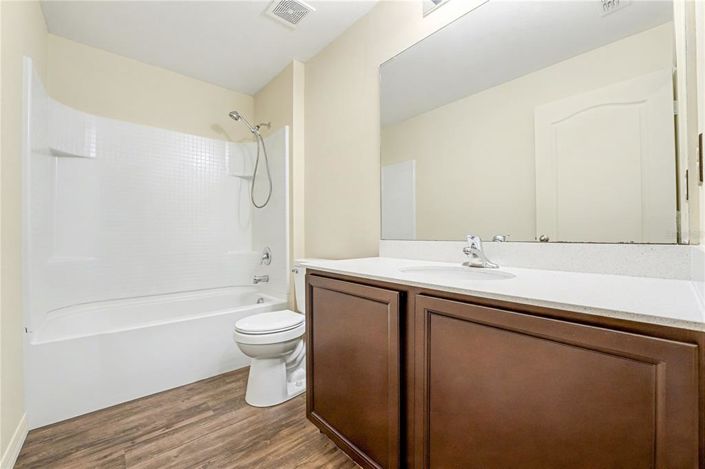 Image No.16-5 Bed House for sale