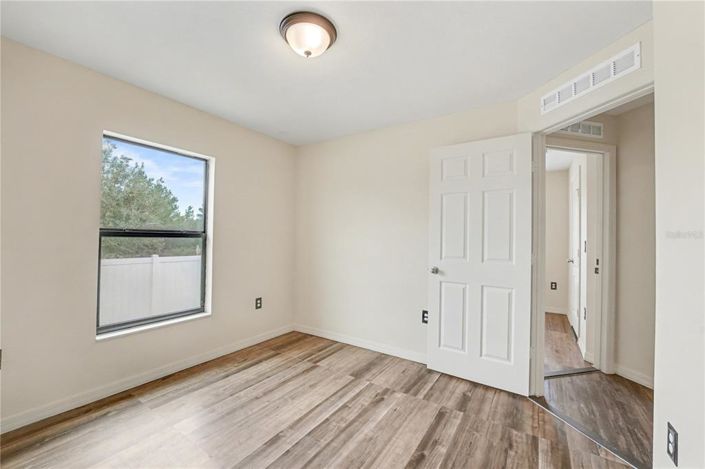 Image No.21-5 Bed House for sale