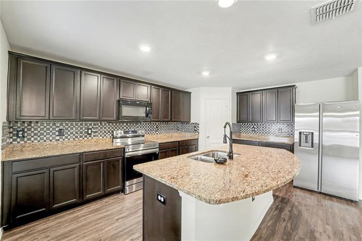 Image No.8-5 Bed House for sale