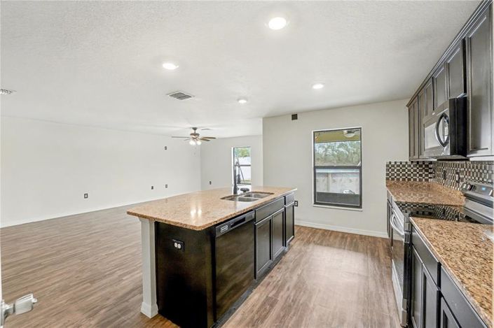 Image No.9-5 Bed House for sale