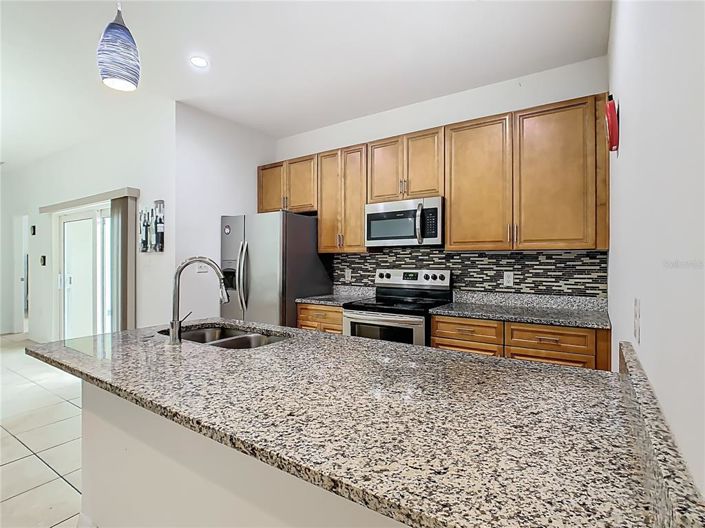 Image No.10-3 Bed House for sale