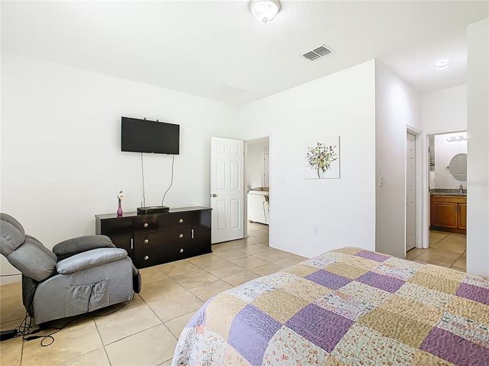 Image No.17-3 Bed House for sale