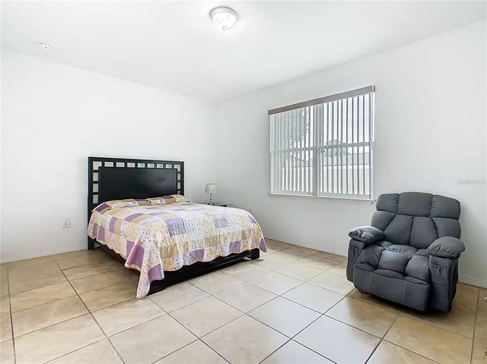 Image No.19-3 Bed House for sale