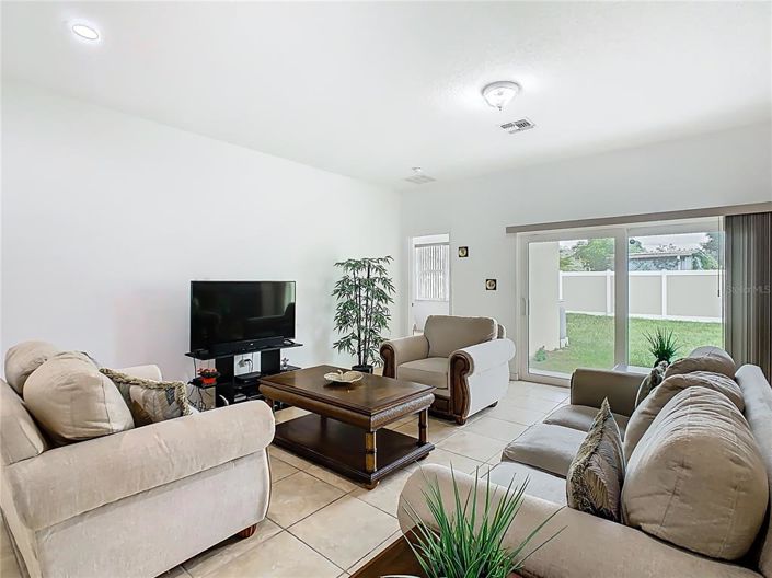 Image No.4-3 Bed House for sale