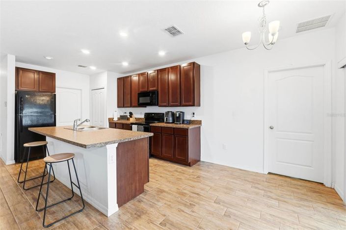 Image No.12-3 Bed House for sale