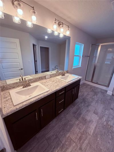 Image No.20-4 Bed House for sale