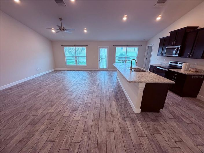 Image No.7-4 Bed House for sale