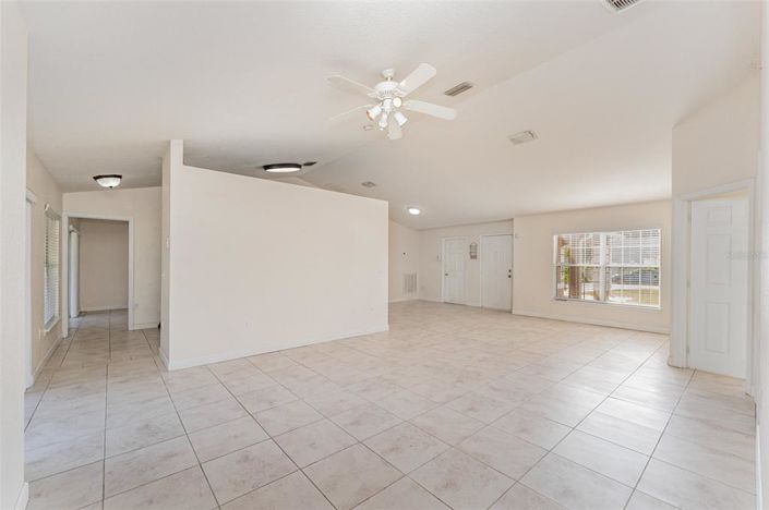 Image No.10-Maison de 4 chambres à vendre à Saint John