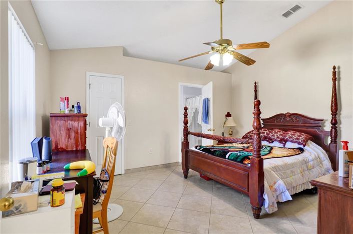 Image No.12-4 Bed House for sale