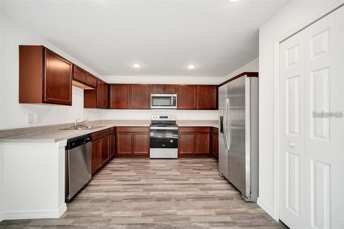 Image No.2-4 Bed House for sale