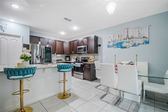 Image No.10-3 Bed House for sale