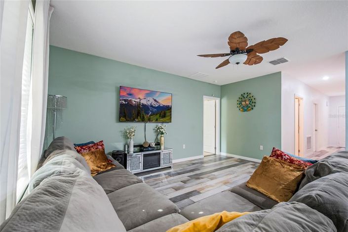 Image No.25-3 Bed House for sale