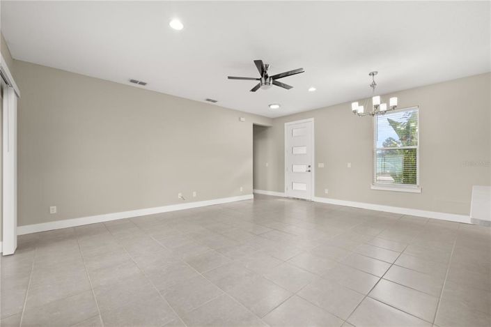 Image No.10-4 Bed House for sale