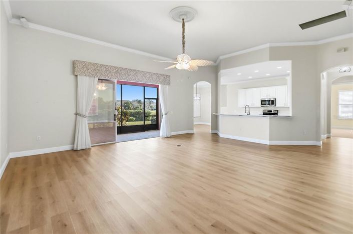 Image No.10-3 Bed House for sale