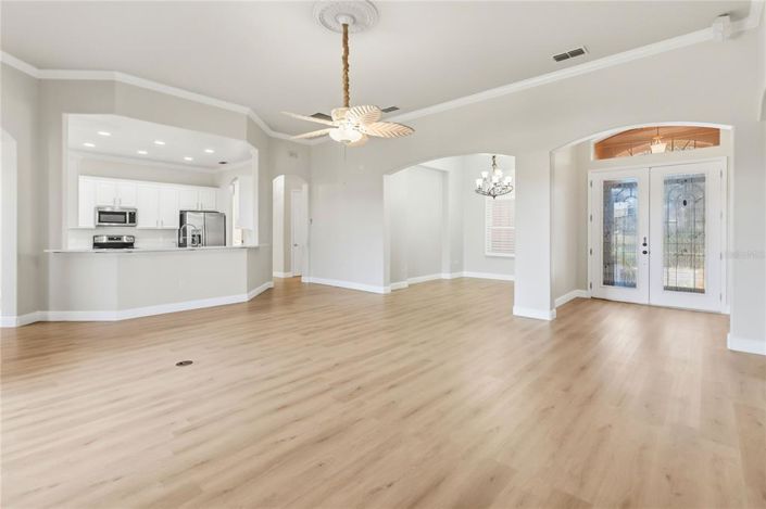 Image No.11-3 Bed House for sale