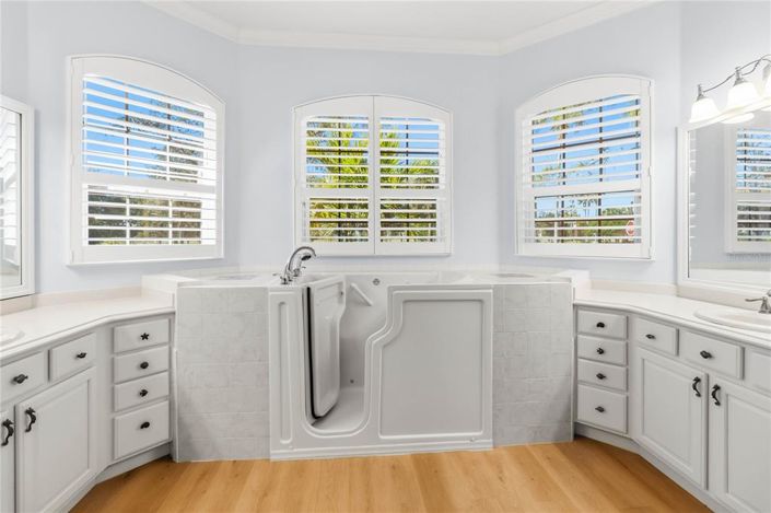 Image No.23-3 Bed House for sale