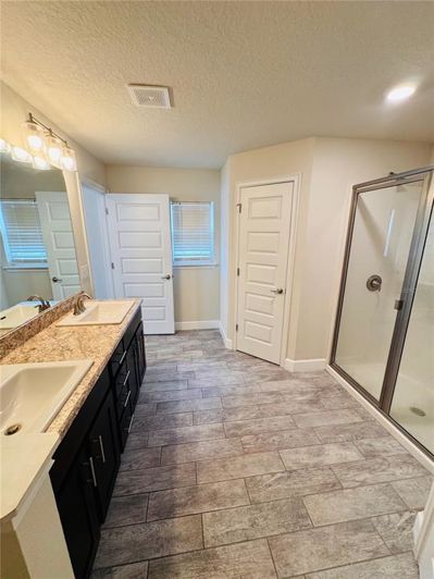 Image No.10-4 Bed House for sale