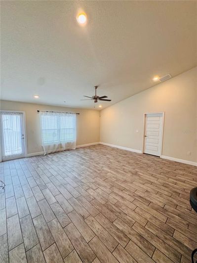 Image No.11-4 Bed House for sale