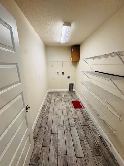 Image No.16-4 Bed House for sale