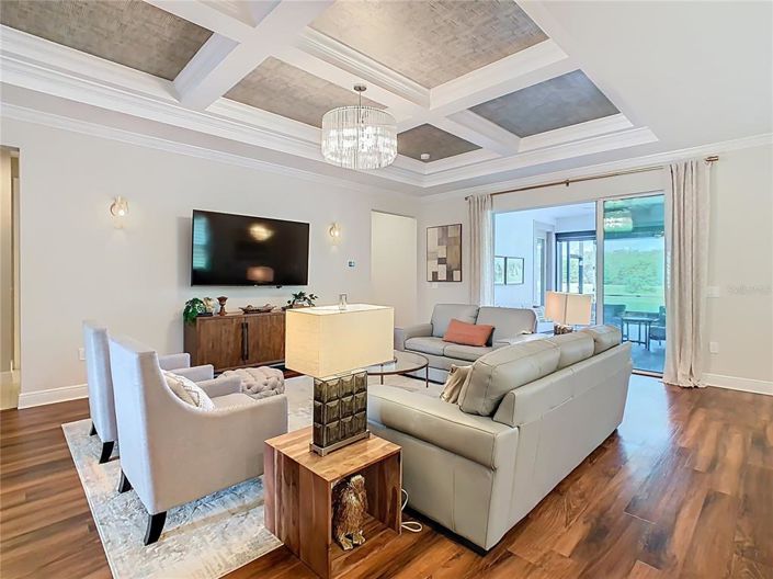 Image No.11-3 Bed House for sale