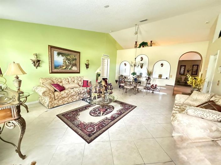 Image No.3-Maison de 4 chambres à vendre à Saint John