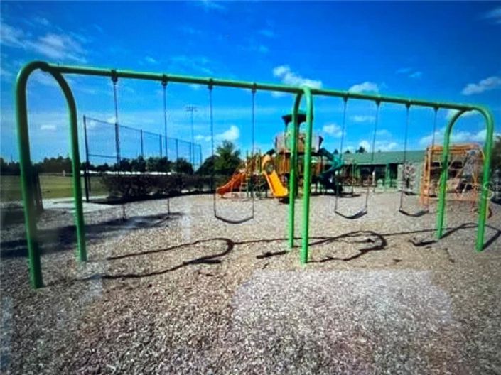 Image No.9-5 Bed House for sale