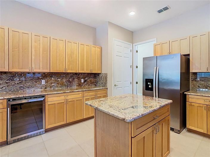 Image No.10-3 Bed House for sale