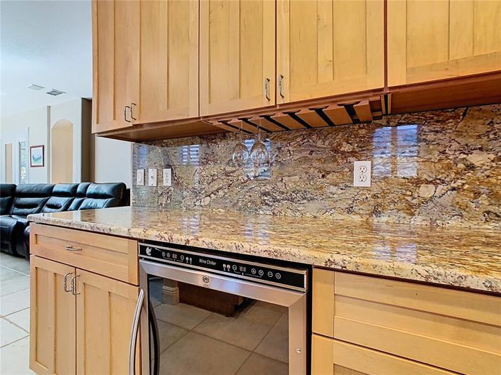 Image No.11-3 Bed House for sale