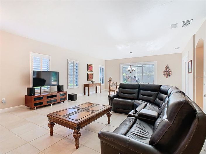 Image No.16-3 Bed House for sale