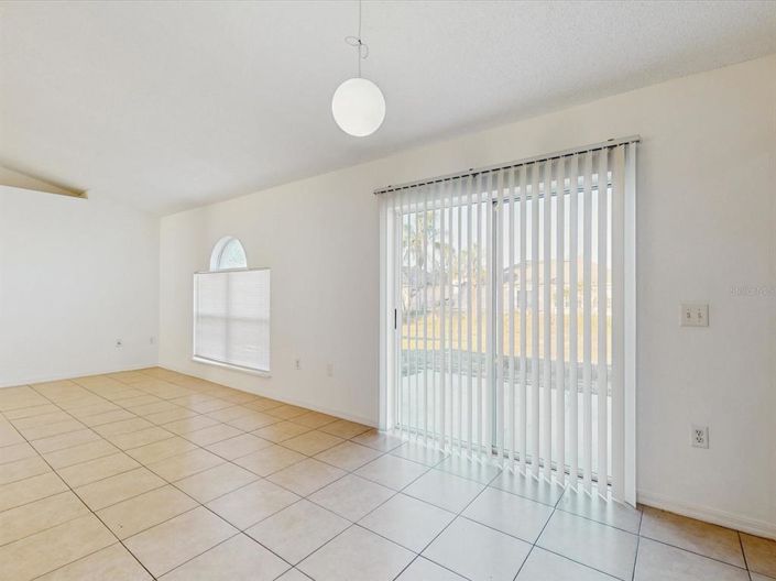 Image No.10-3 Bed House for sale