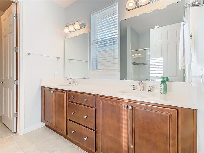 Image No.17-2 Bed House for sale