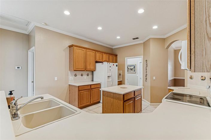 Image No.8-2 Bed House for sale