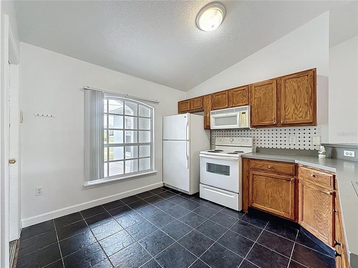 Image No.15-4 Bed House for sale