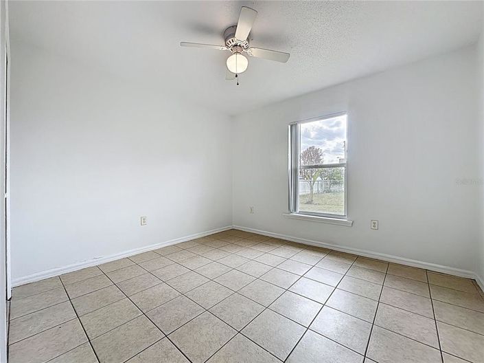 Image No.25-4 Bed House for sale