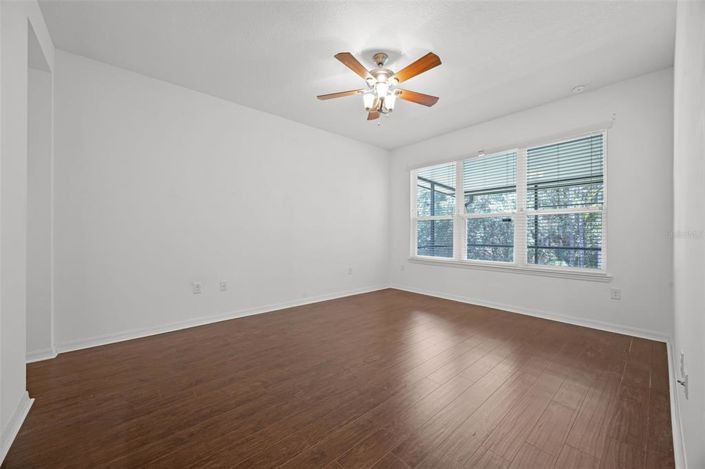 Image No.13-2 Bed House for sale